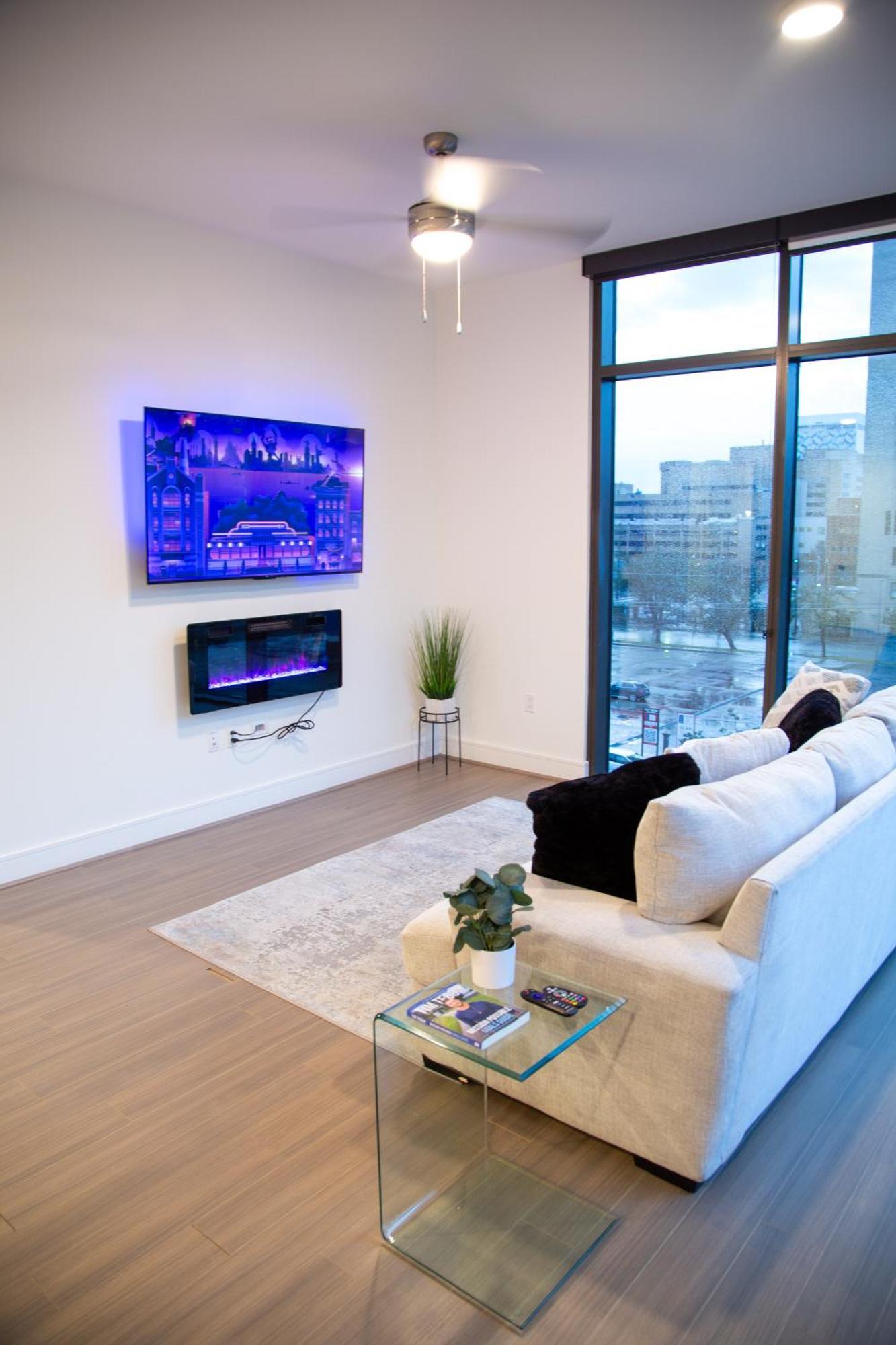Cozy Home Toyota Center Хюстън Екстериор снимка