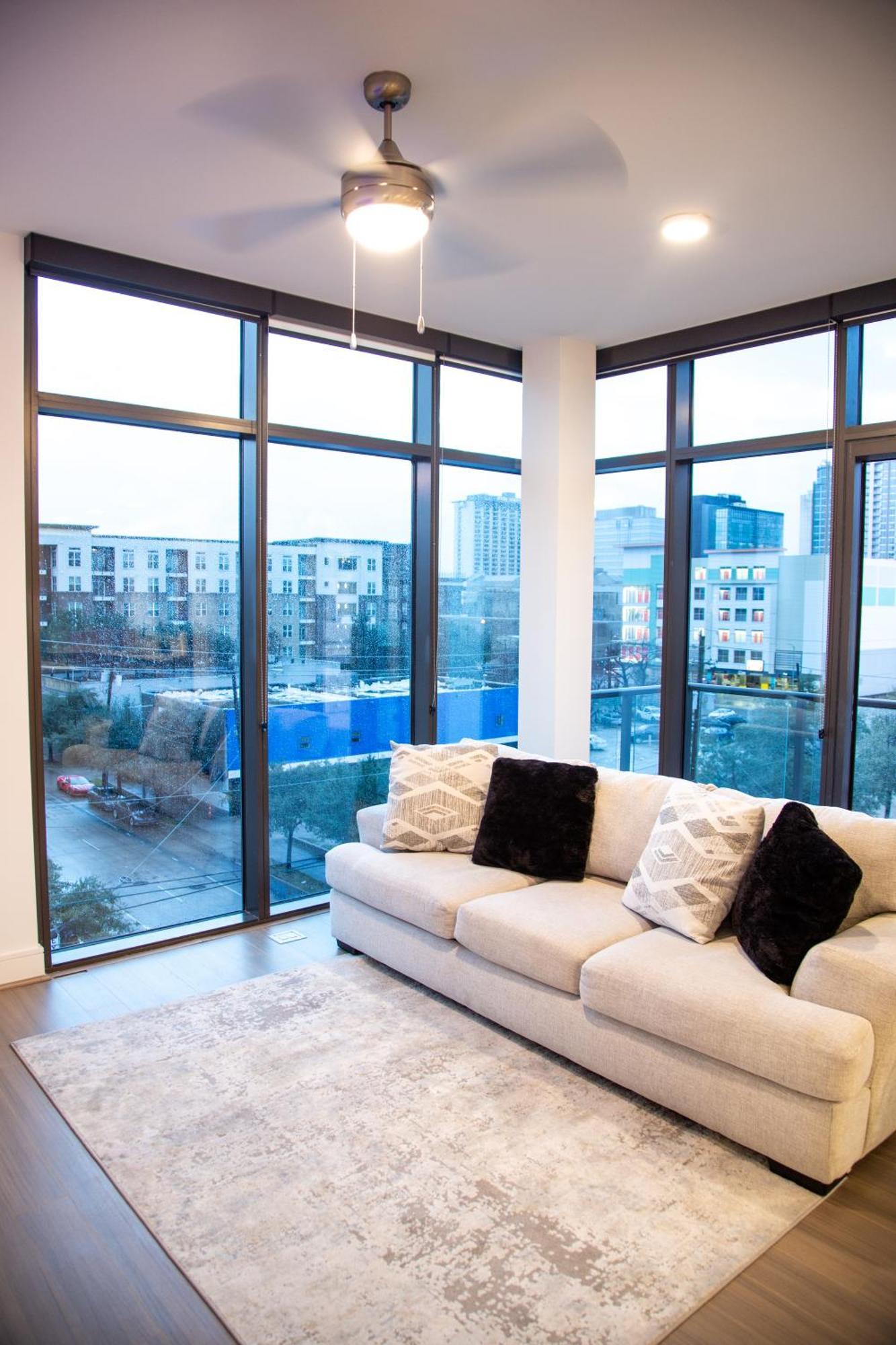 Cozy Home Toyota Center Хюстън Екстериор снимка