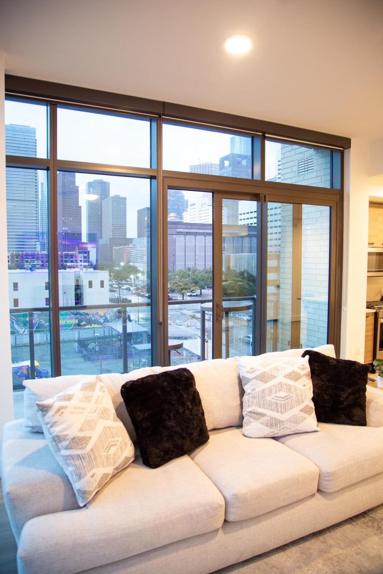 Cozy Home Toyota Center Хюстън Екстериор снимка