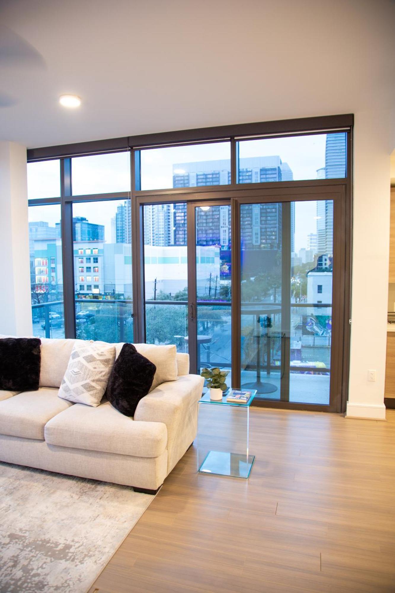 Cozy Home Toyota Center Хюстън Екстериор снимка