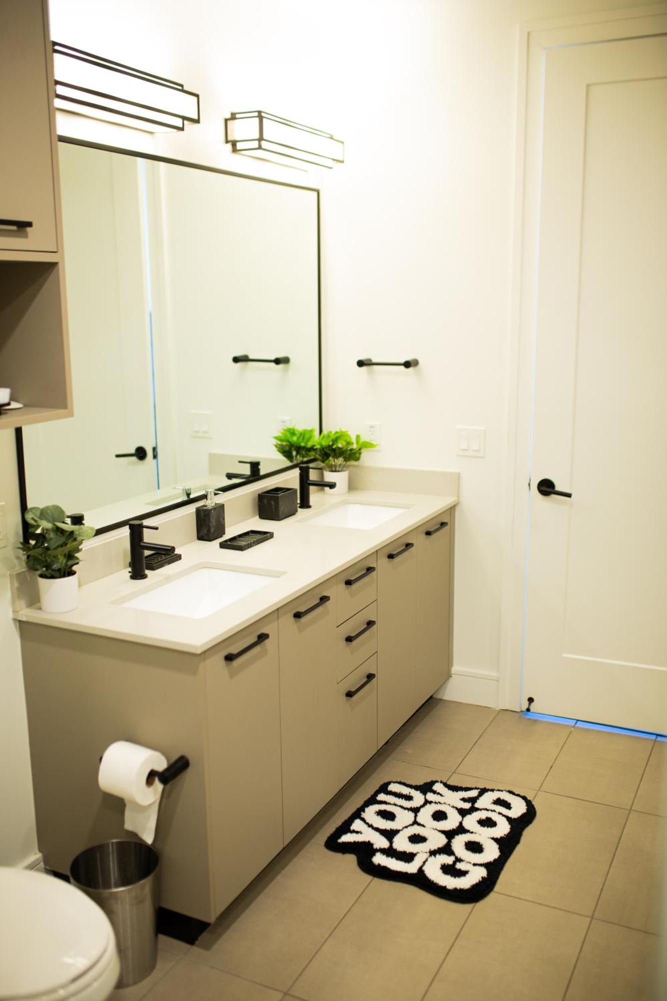 Cozy Home Toyota Center Хюстън Екстериор снимка